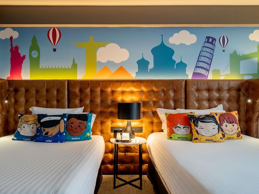 Family Suite, Multiple Beds, Club Lounge Access