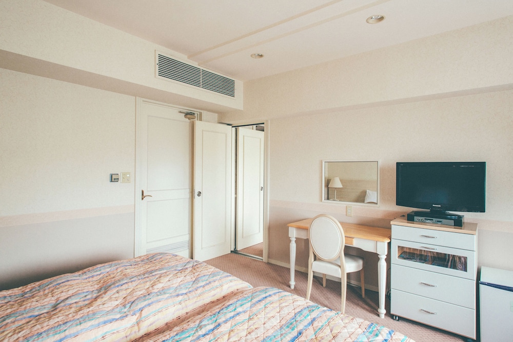 Connecting Room, Non Smoking (Extra Bed added for 5 or 6 people) photo 2