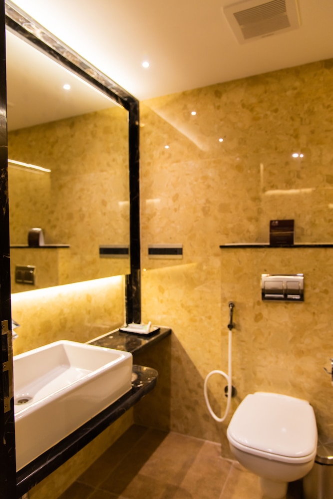 Executive Double or Twin Room - Photo 10