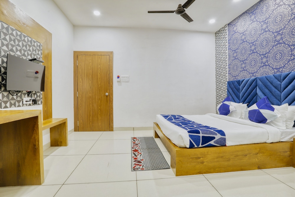 Executive Room - Photo 5