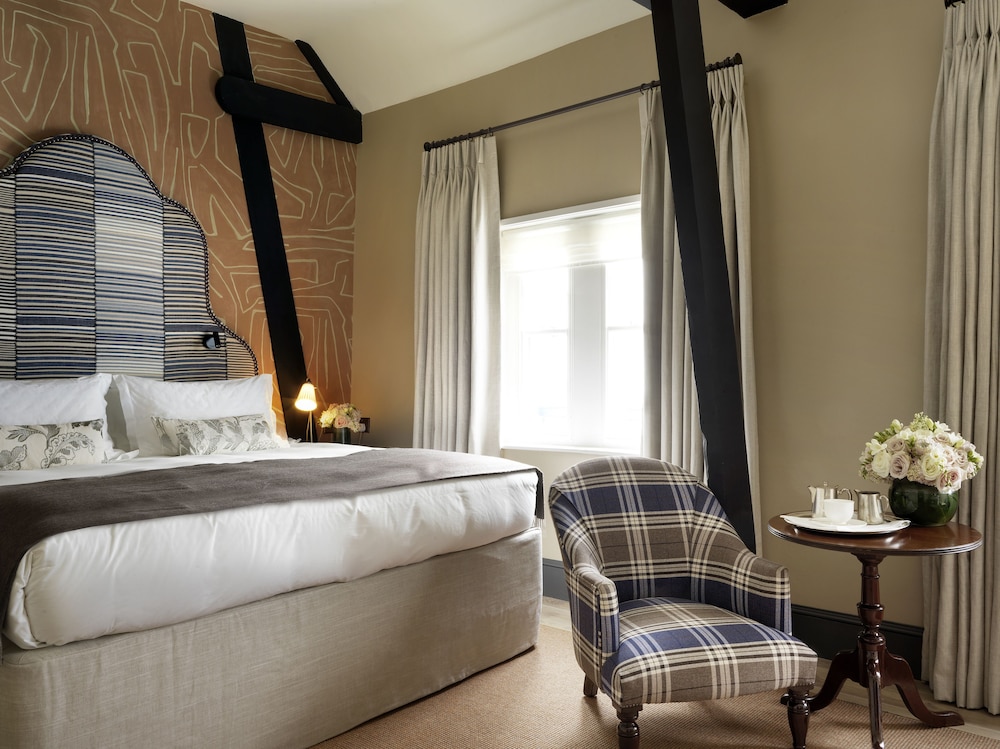 Carriage House Room thumbnail 5