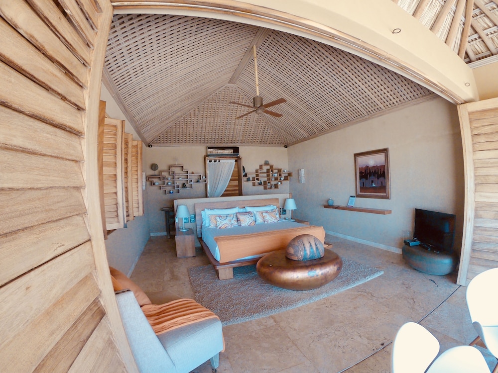 Luxury Bungalow, Ocean View photo 1