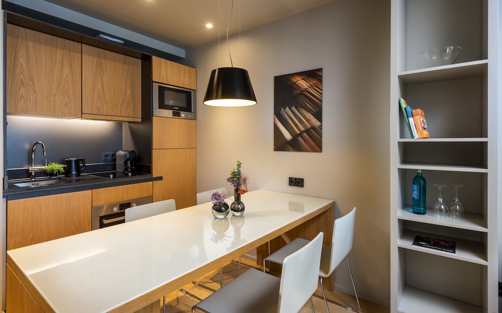 Apartment, 1 Bedroom - Photo 2