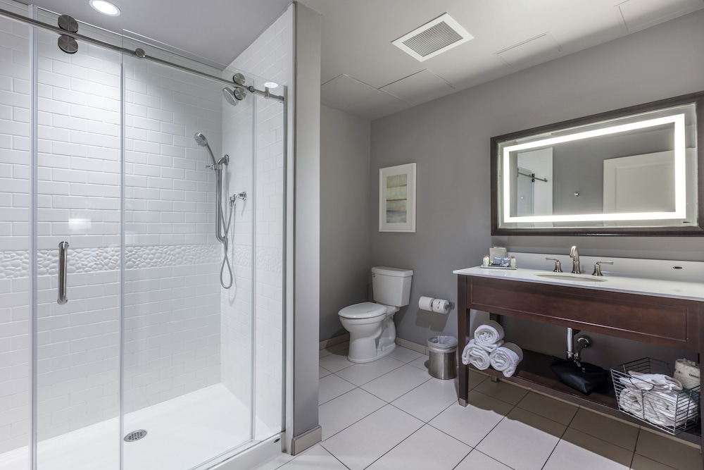 Junior Suite, 1 King Bed, City View