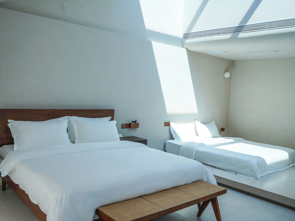 Comfort Triple Room, Lake View