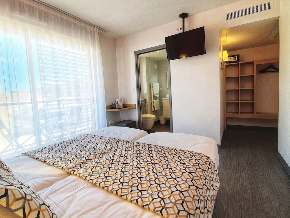 Double Room, Balcony - Photo 11