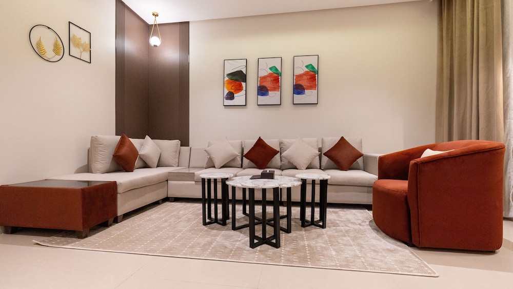Deluxe Suite - Photo 9