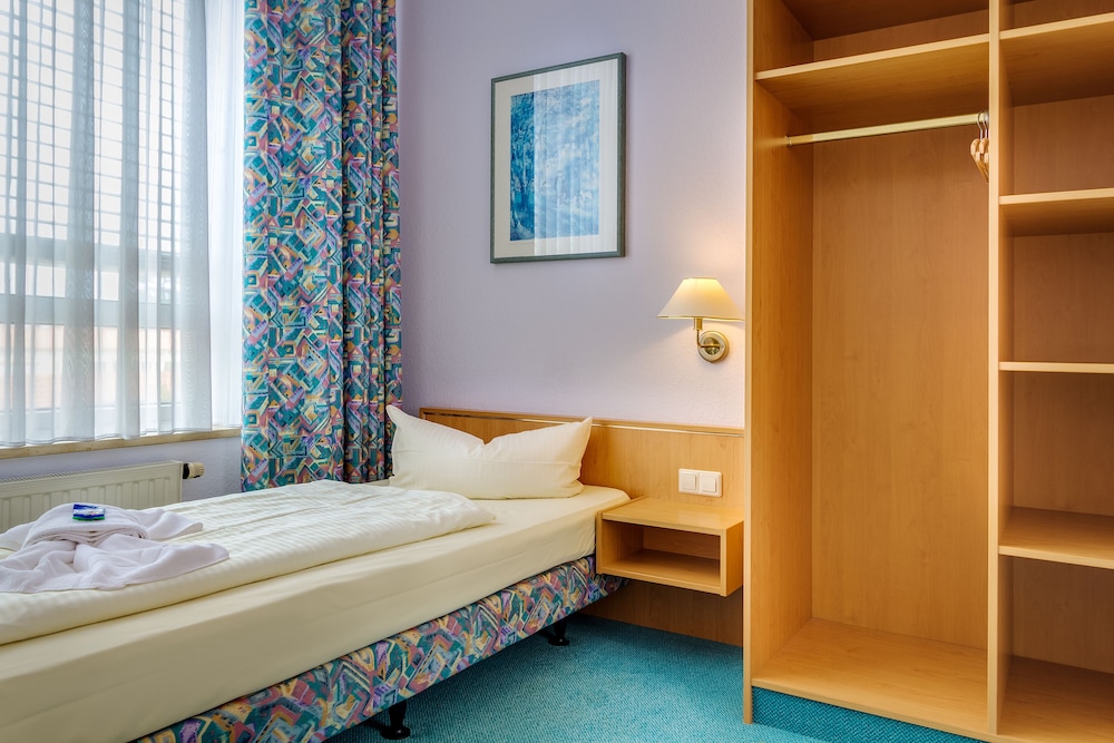 Single Room photo 3