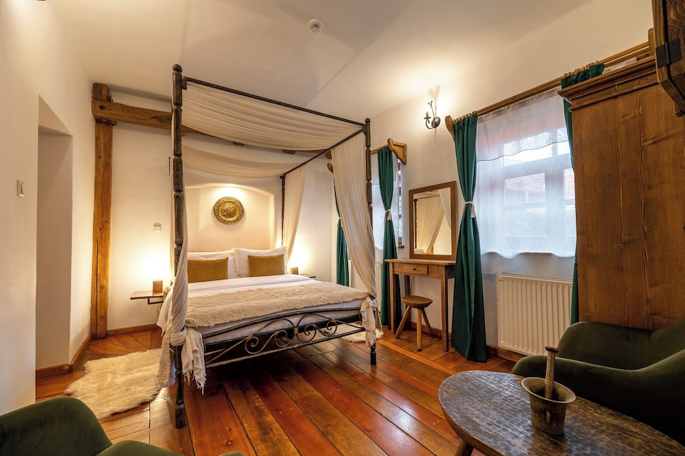 Standard Double Room, Garden View