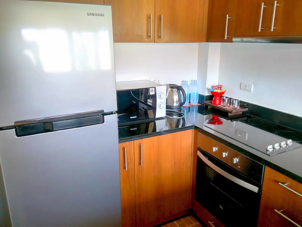 Family Suite, 2 Bedrooms, Garden View, Lakeside photo 3
