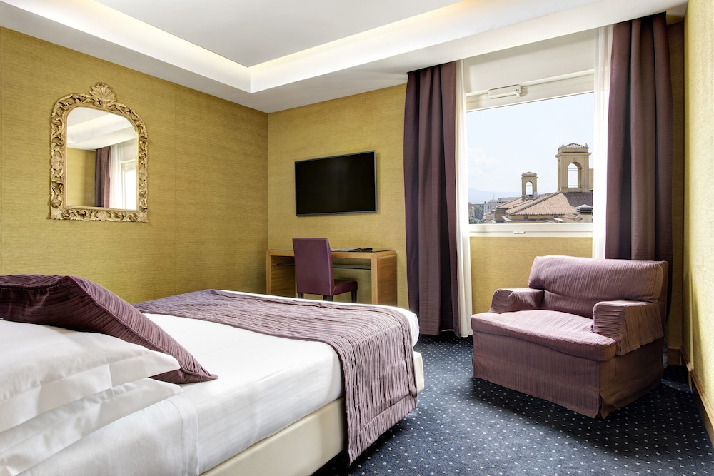 Standard Triple Room thumbnail 6