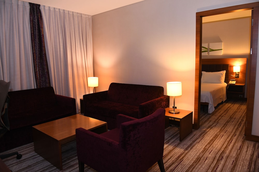 Standard Suite, 1 Bedroom - Photo 7