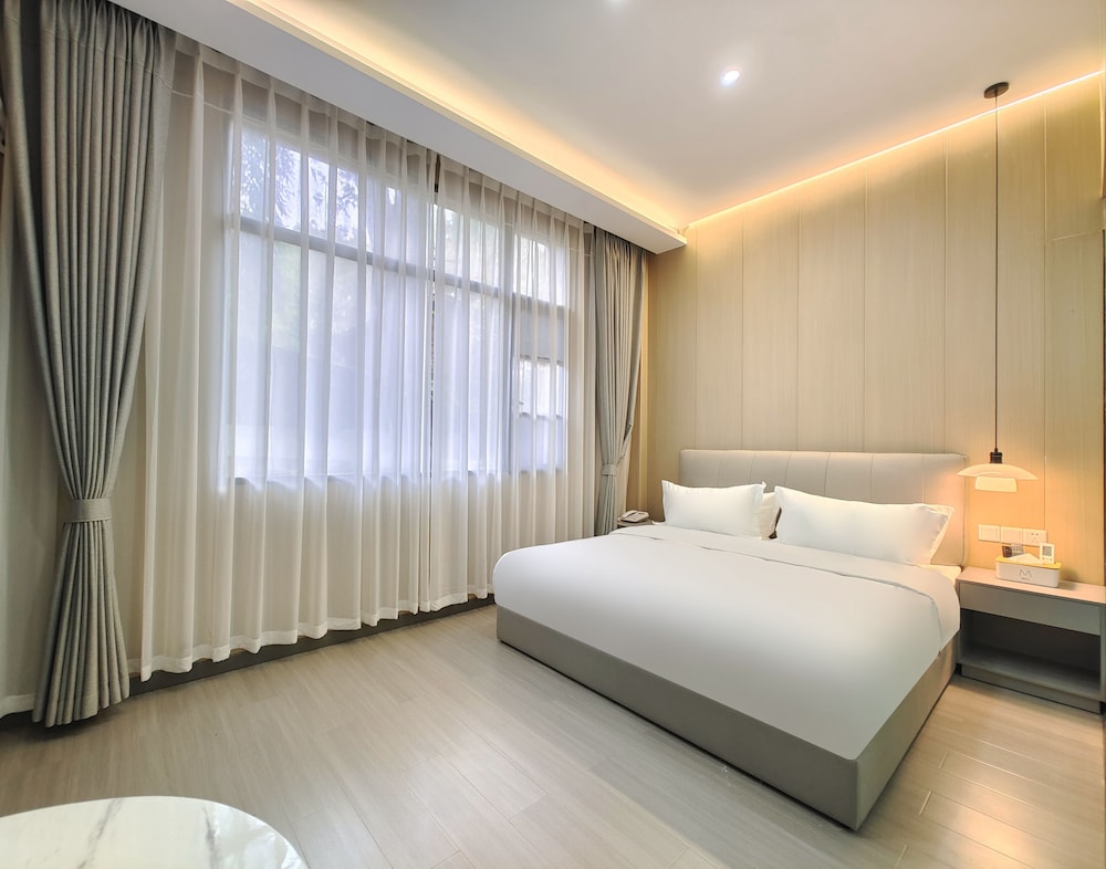 Economy Apartment, 1 Queen Bed, Ensuite photo 1