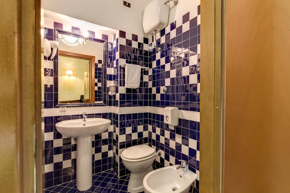 Standard Room photo 2