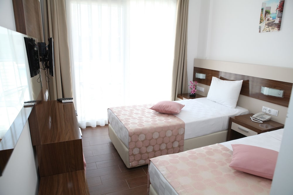 Standard Twin Room, Pool View