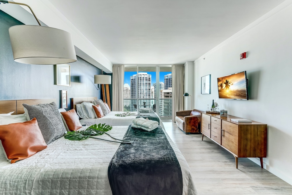Double Bay Studio Sleeps 4 in Coconut Grove photo 1