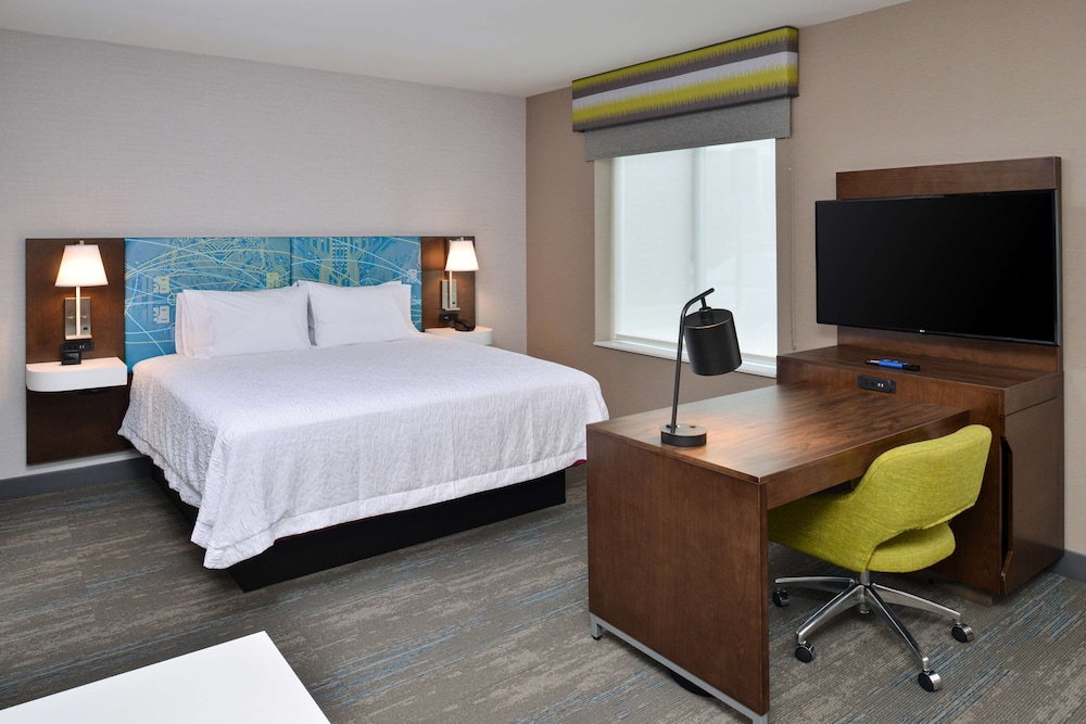 Studio, 1 King Bed, Non Smoking, Refrigerator & Microwave (Wet bar)