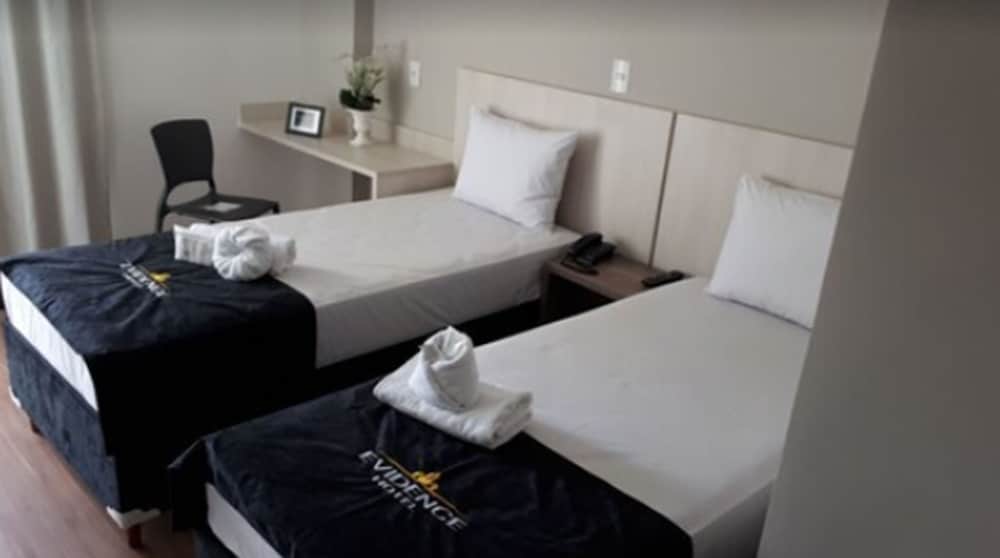 Double or Twin Room, 2 Twin Beds, Accessible, River View photo 2