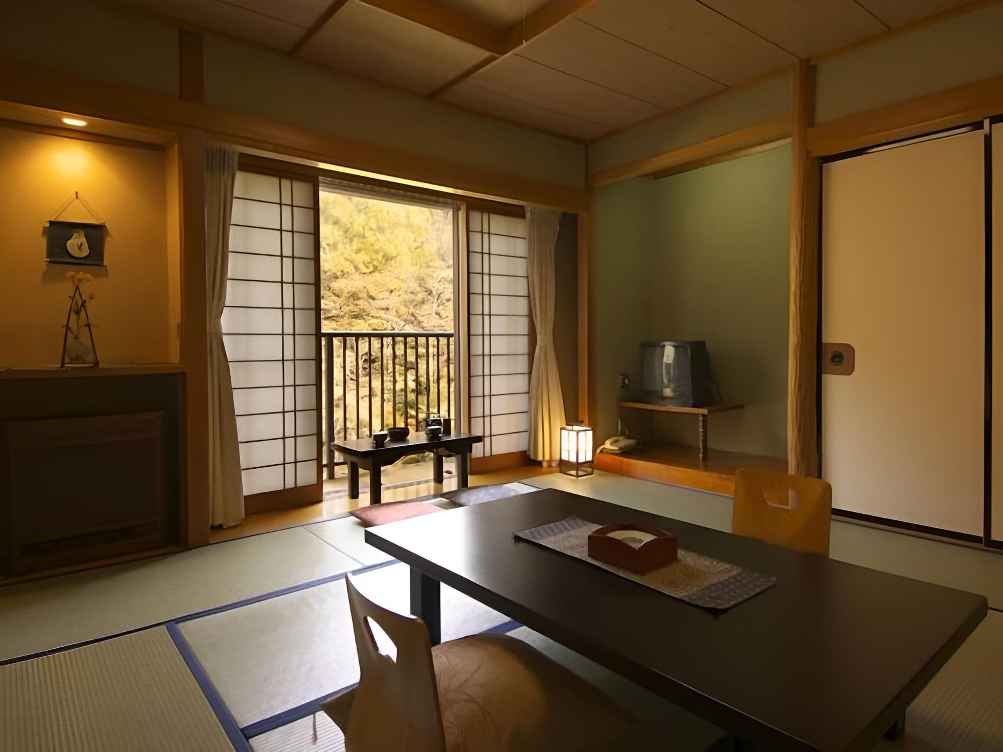Quadruple Room (4 Japanese Futons) photo 3