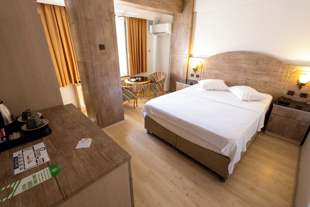 Standard Room, 1 Queen Bed, Mountain View
