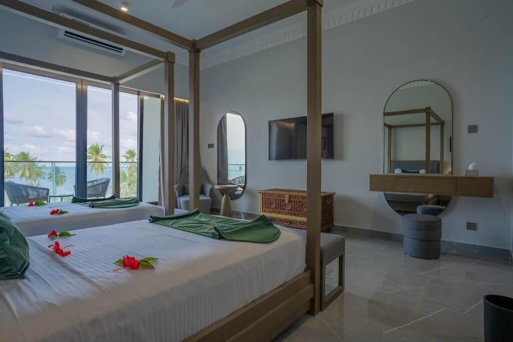 Twin Room, Pool Access, Sea View photo 2