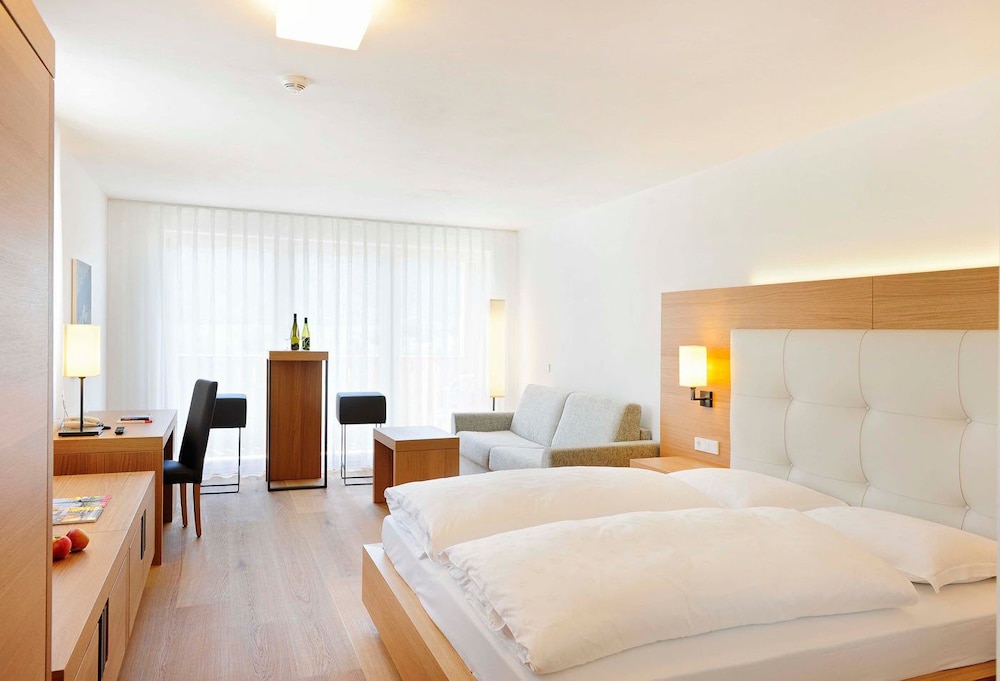 Junior Suite, Balcony, Valley View