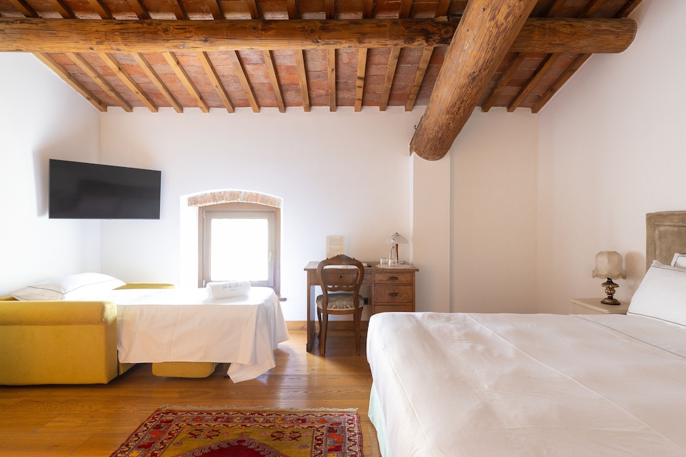 Deluxe Penthouse, 3 Bedrooms, Hill View photo 3