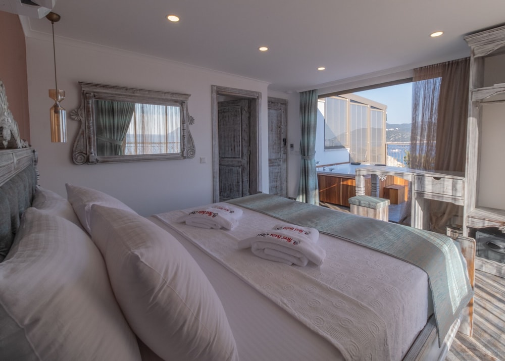 Deluxe Room, Jetted Tub, Sea View