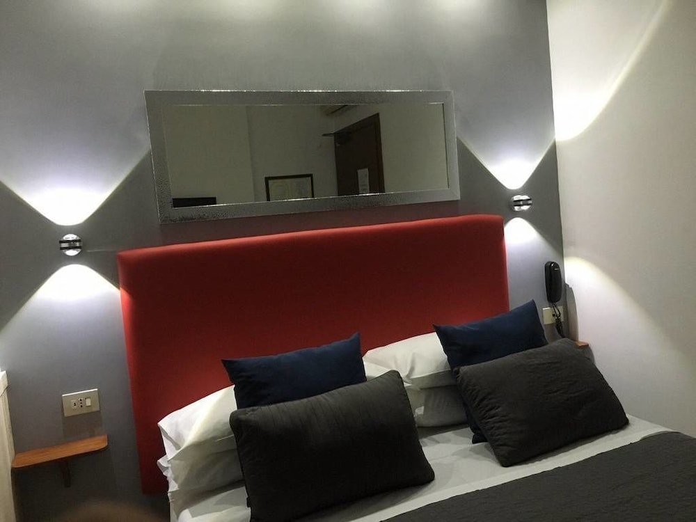 Standard Double Or Twin Room photo 3