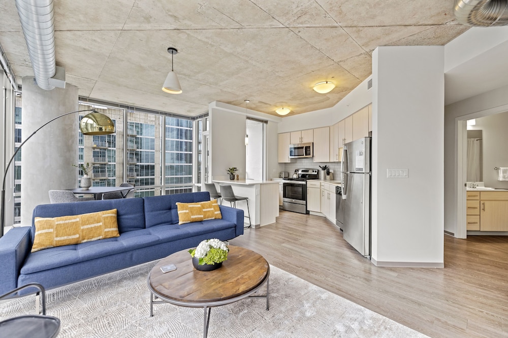 One Bedroom Deluxe Apartment - Photo 1