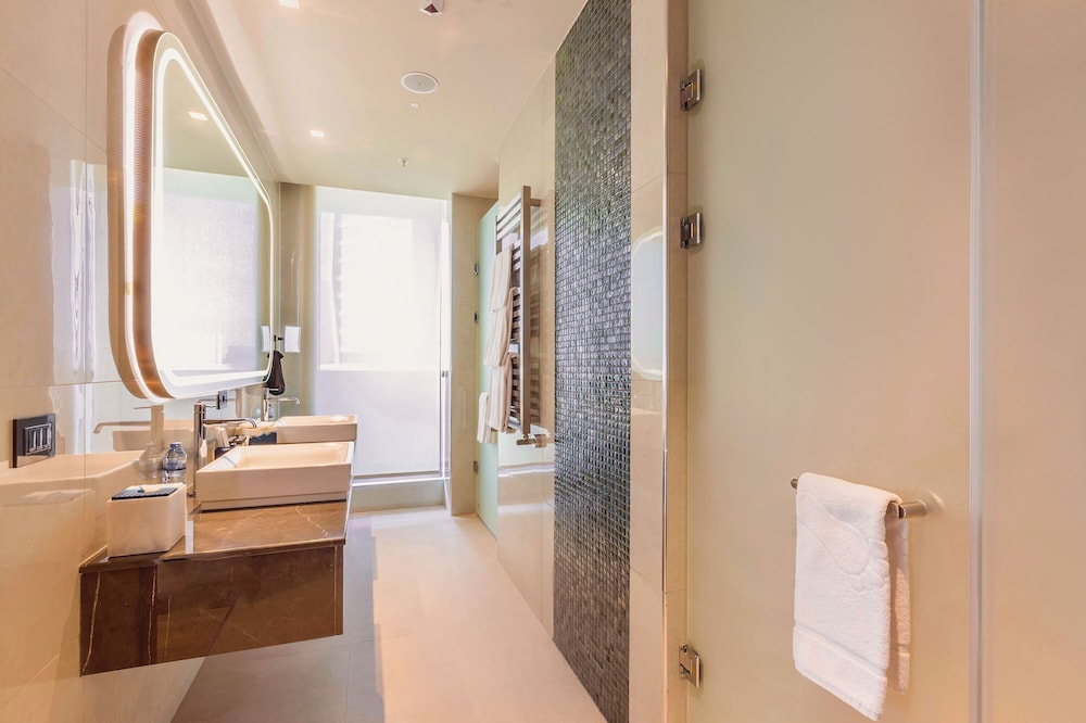Suite - Photo 6