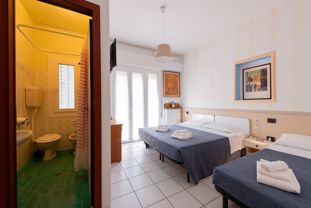 Triple Room, City View photo 1