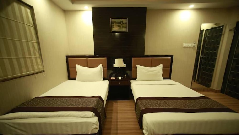 Royal Room - Photo 2