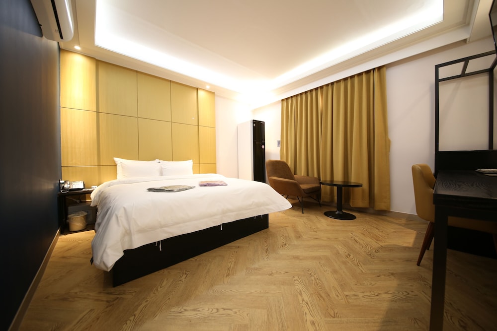 Premium Styler Room