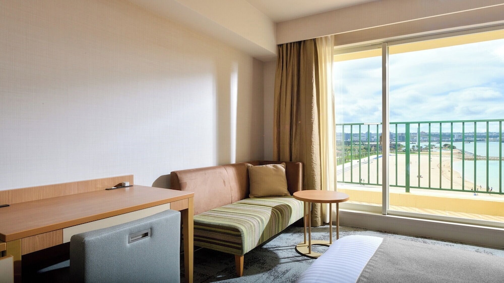 Triple Room Ocean View, Non Smoking (Main Building) - Photo 10