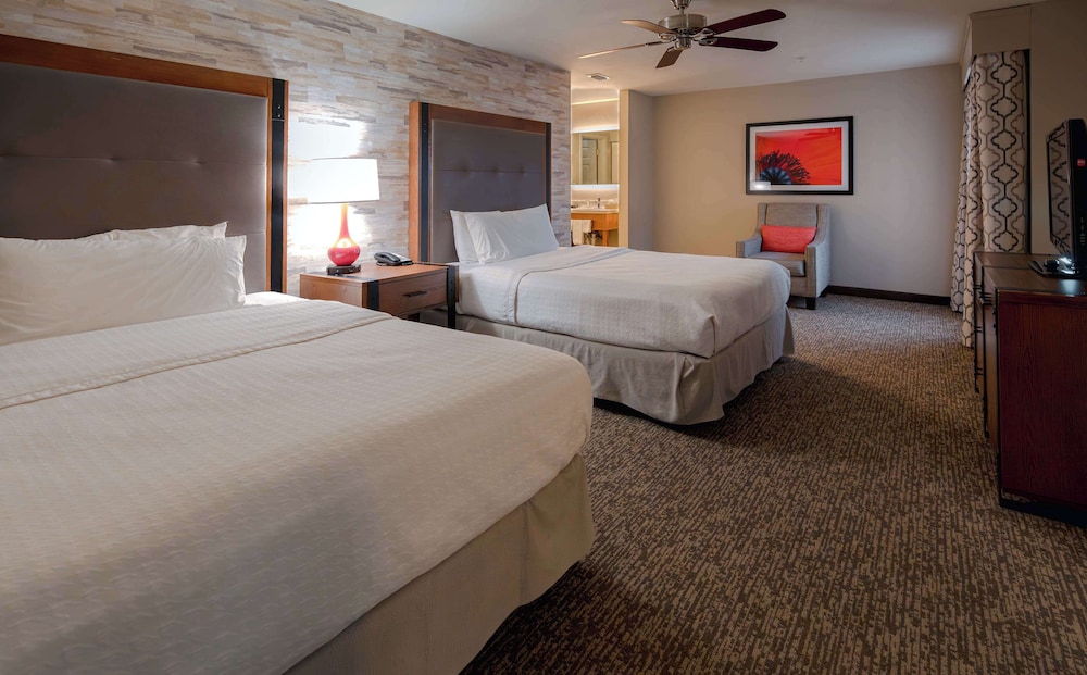 Room, 2 Queen Beds, Non Smoking photo 3
