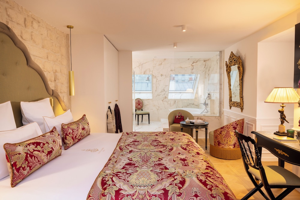 Royal Suite, 1 King Bed, Jetted Tub photo 2