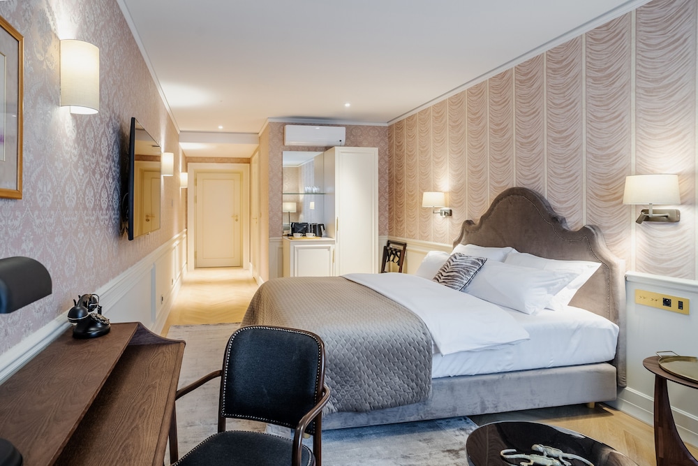 Superior Double Room - Photo 2