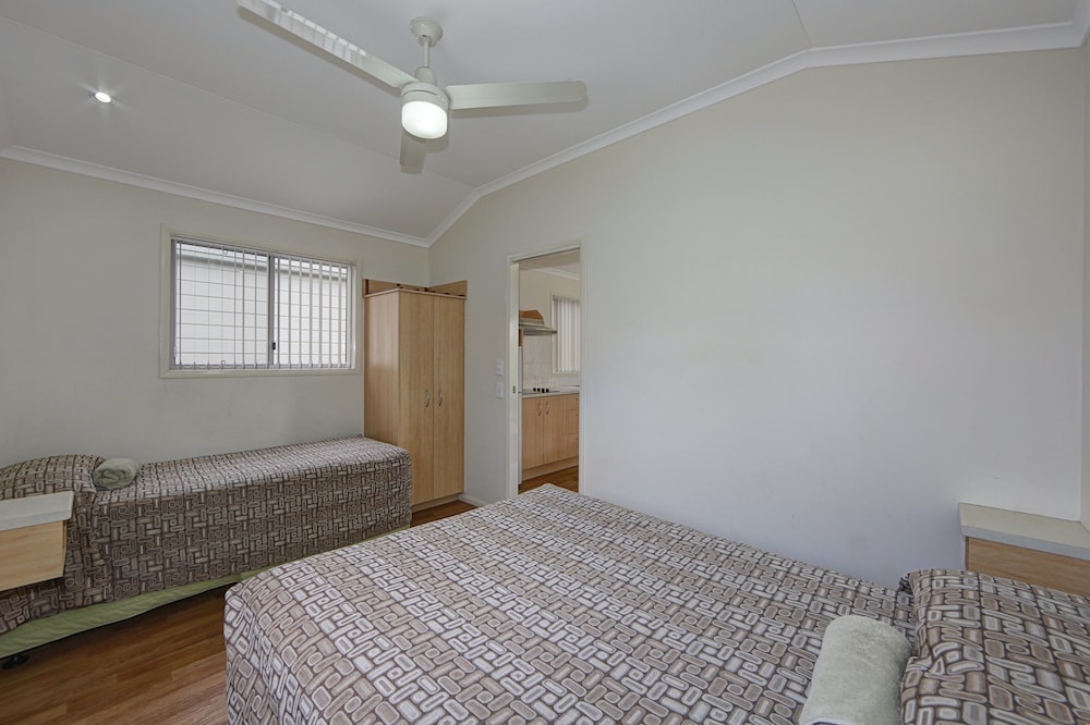 Standard Suite, 2 Bedrooms, Non Smoking, Kitchen (Cabin) photo 2