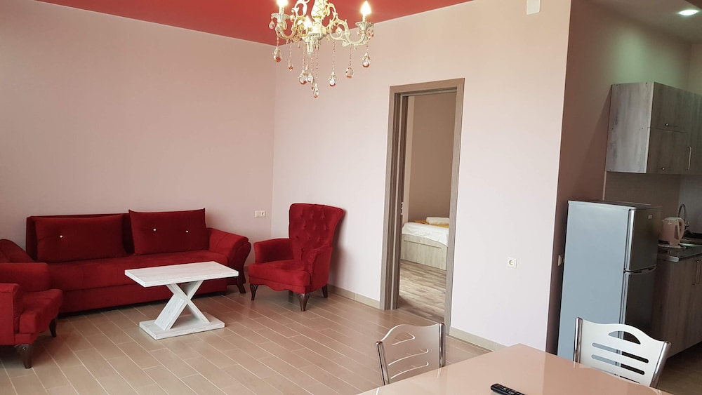 Apartment (502)
