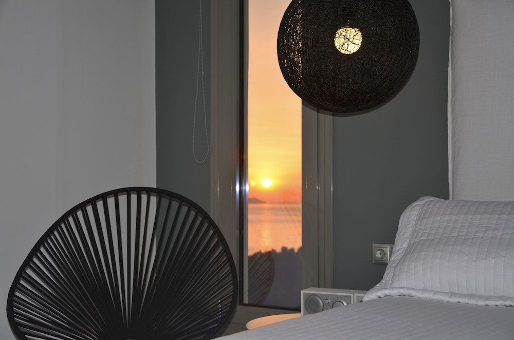 Deluxe Suite - Photo 2
