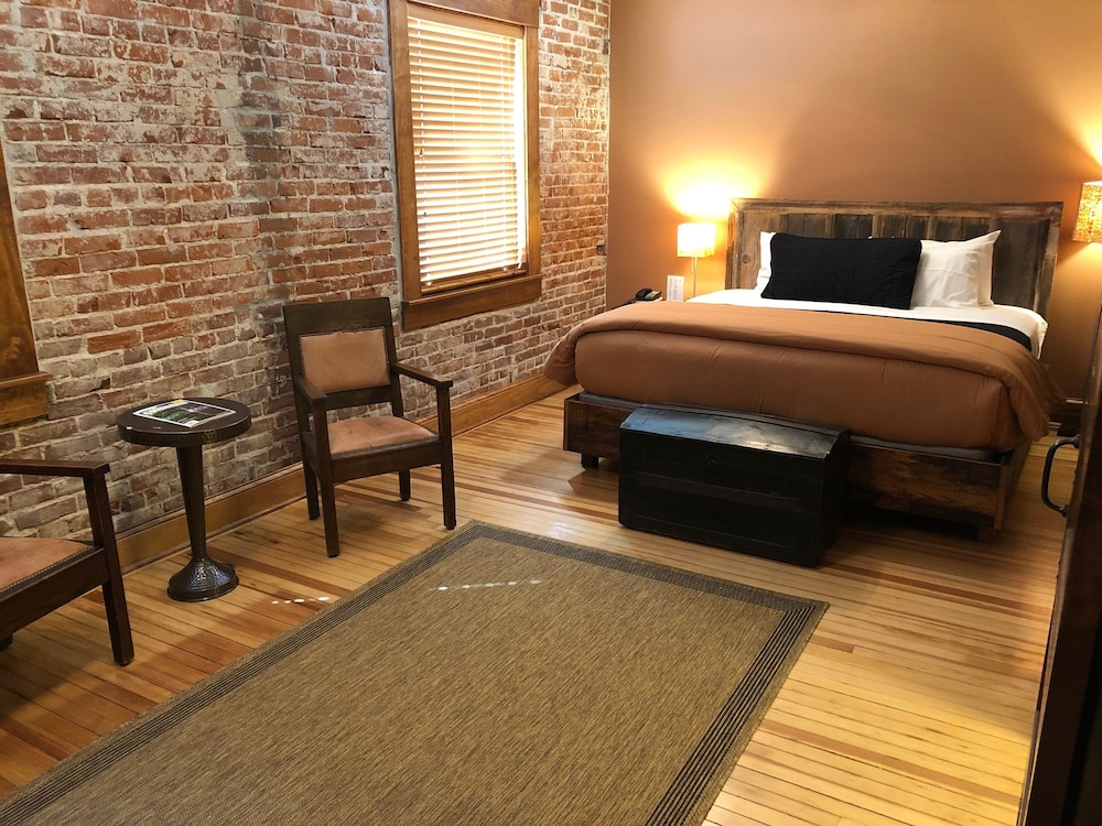 Double Room, Ensuite, River View (Room 29)