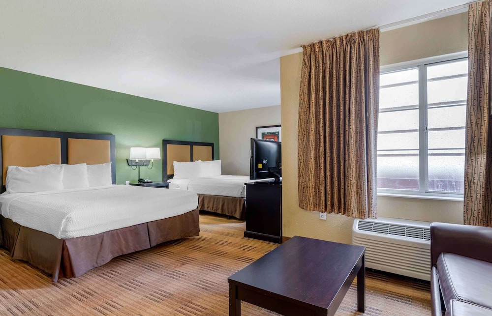 Deluxe Studio, Multiple Beds, Non Smoking photo 2