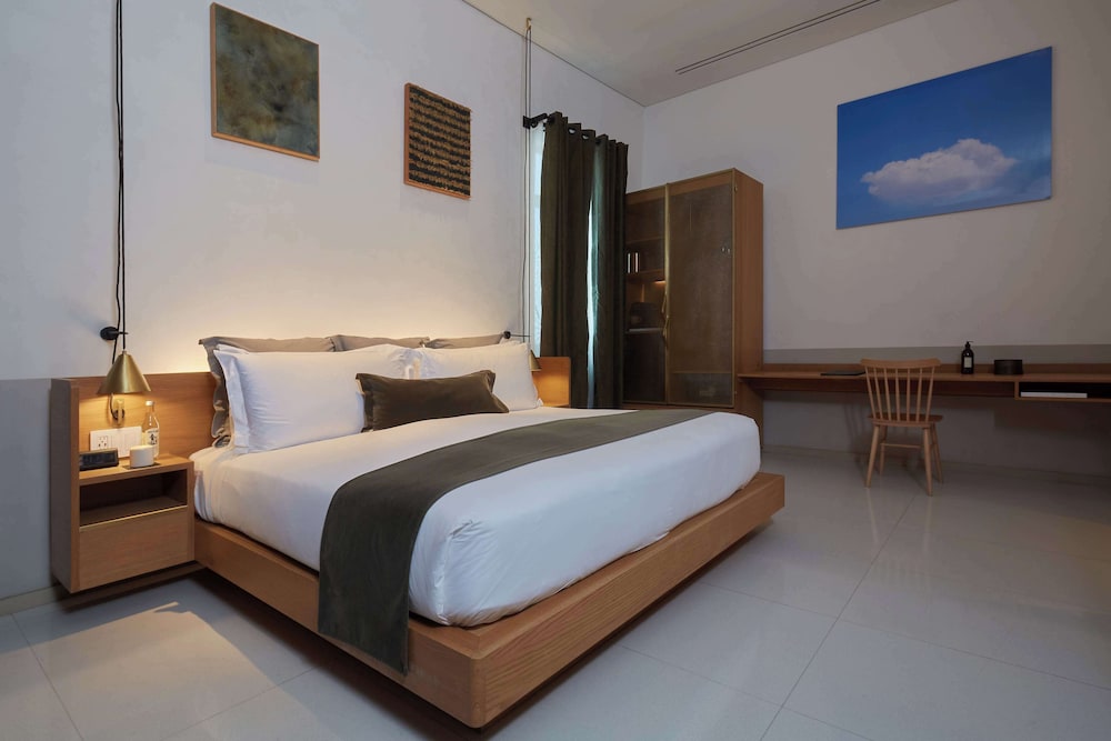 Room, 1 King Bed, Accessible (Roll-In Shower) - Photo 9