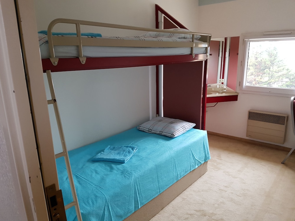 Basic Double Room, Multiple Beds, Shared Bathroom