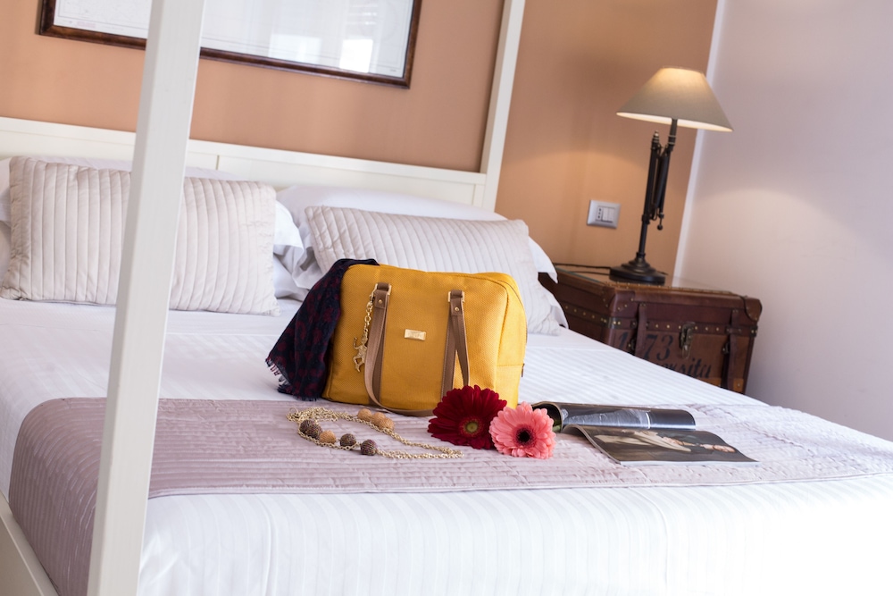 Deluxe Room, 1 Queen Bed, Balcony, City View photo 2