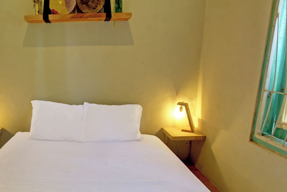 Deluxe Double Room - Photo 13