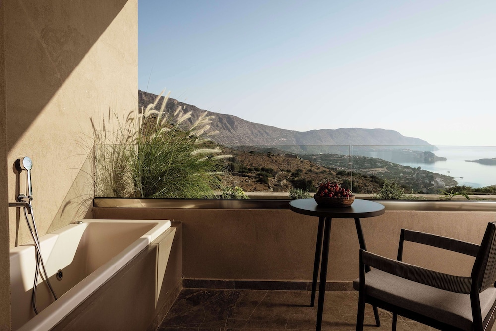 Suite, 1 Queen Bed (Sapphire Zen Suite with outdoor bathtub)