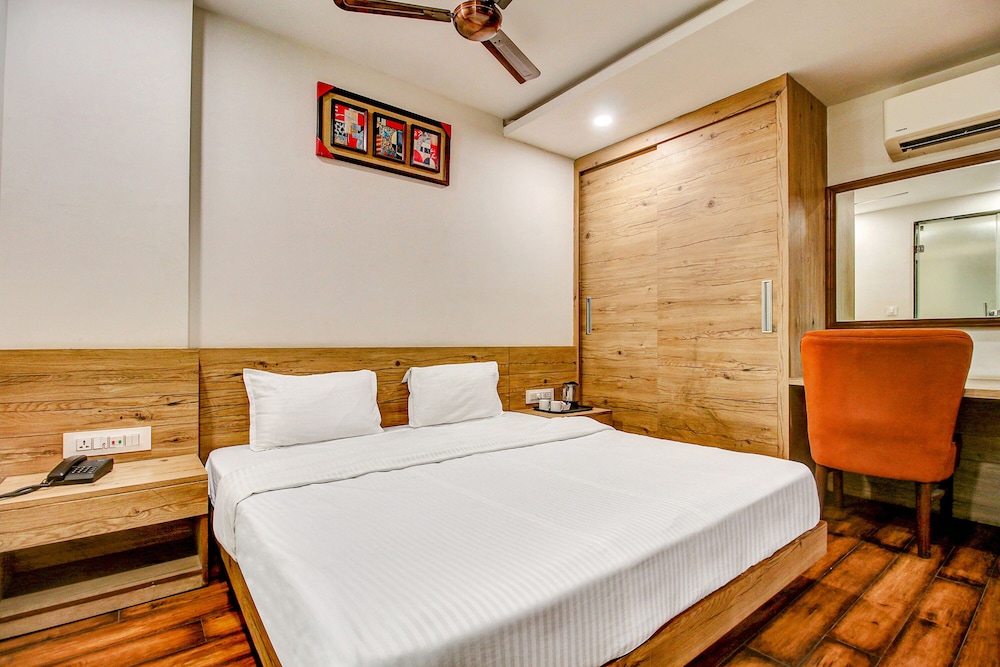 Executive Room - Photo 1