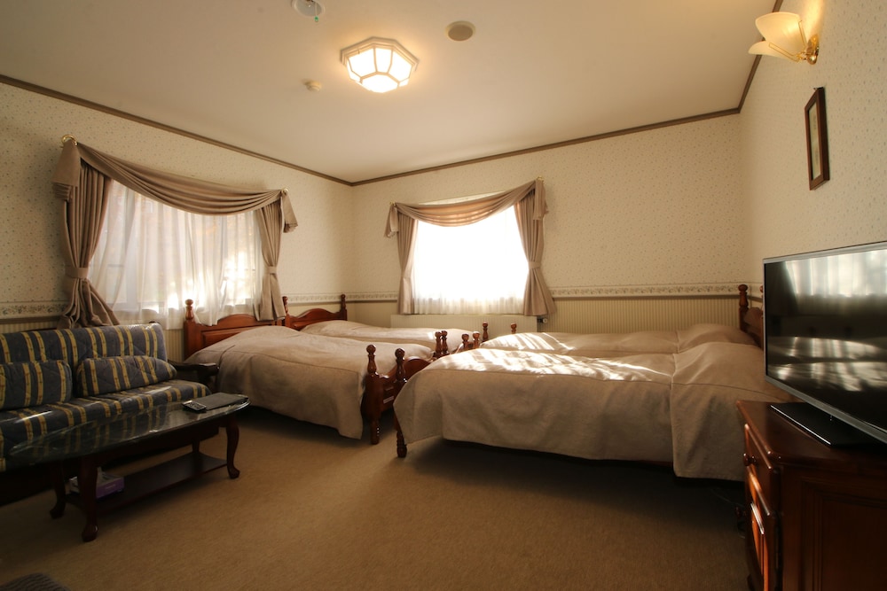 Family Room, Non Smoking (B) photo 1